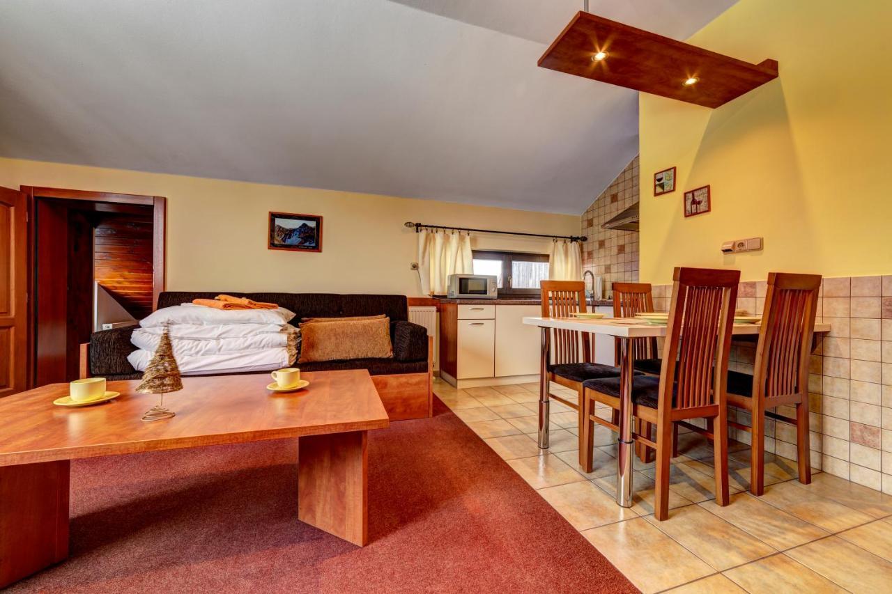 Apartmanovy Dom Slniecko จิอาร์ ภายนอก รูปภาพ