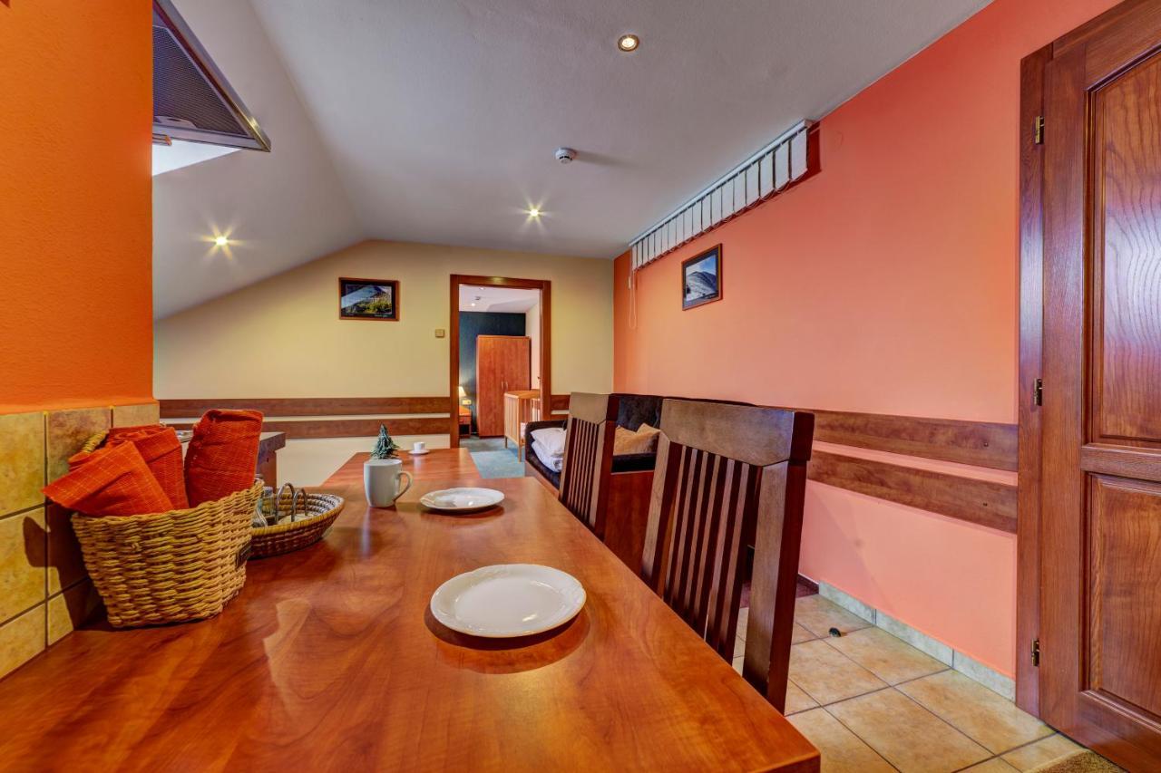 Apartmanovy Dom Slniecko จิอาร์ ภายนอก รูปภาพ
