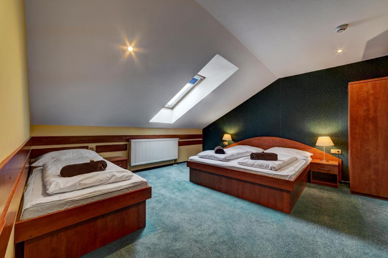 Apartmanovy Dom Slniecko จิอาร์ ภายนอก รูปภาพ