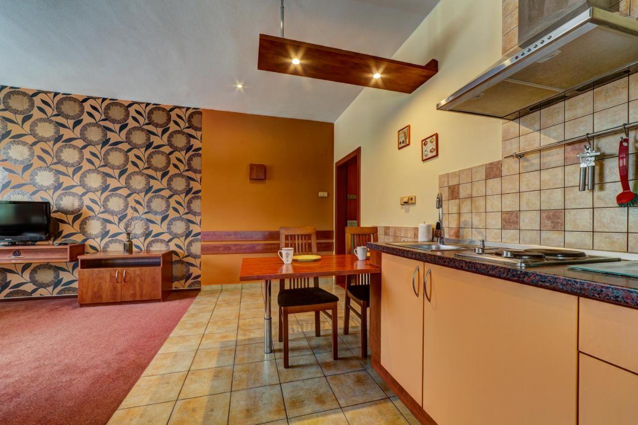 Apartmanovy Dom Slniecko จิอาร์ ภายนอก รูปภาพ