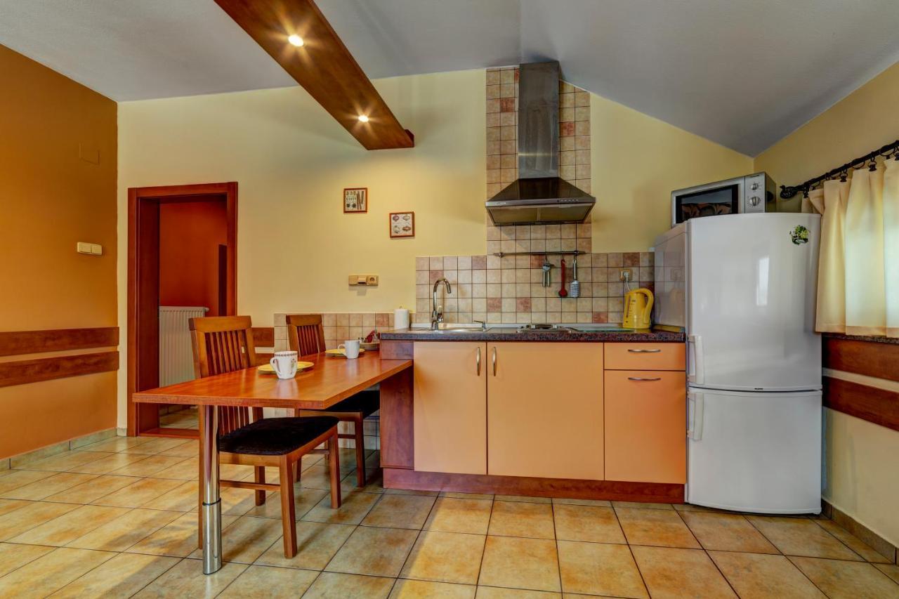 Apartmanovy Dom Slniecko จิอาร์ ภายนอก รูปภาพ