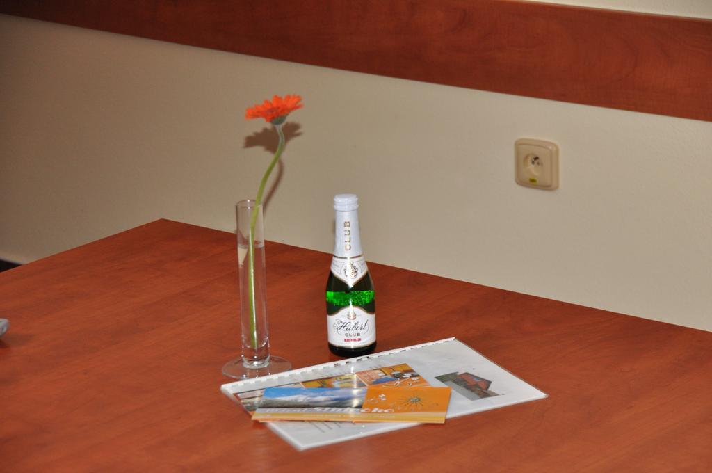 Apartmanovy Dom Slniecko จิอาร์ ภายนอก รูปภาพ